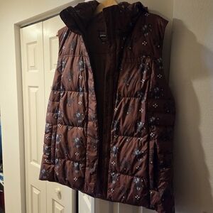 Patagonia Brown Fleece with Multicolor Mountain Logo